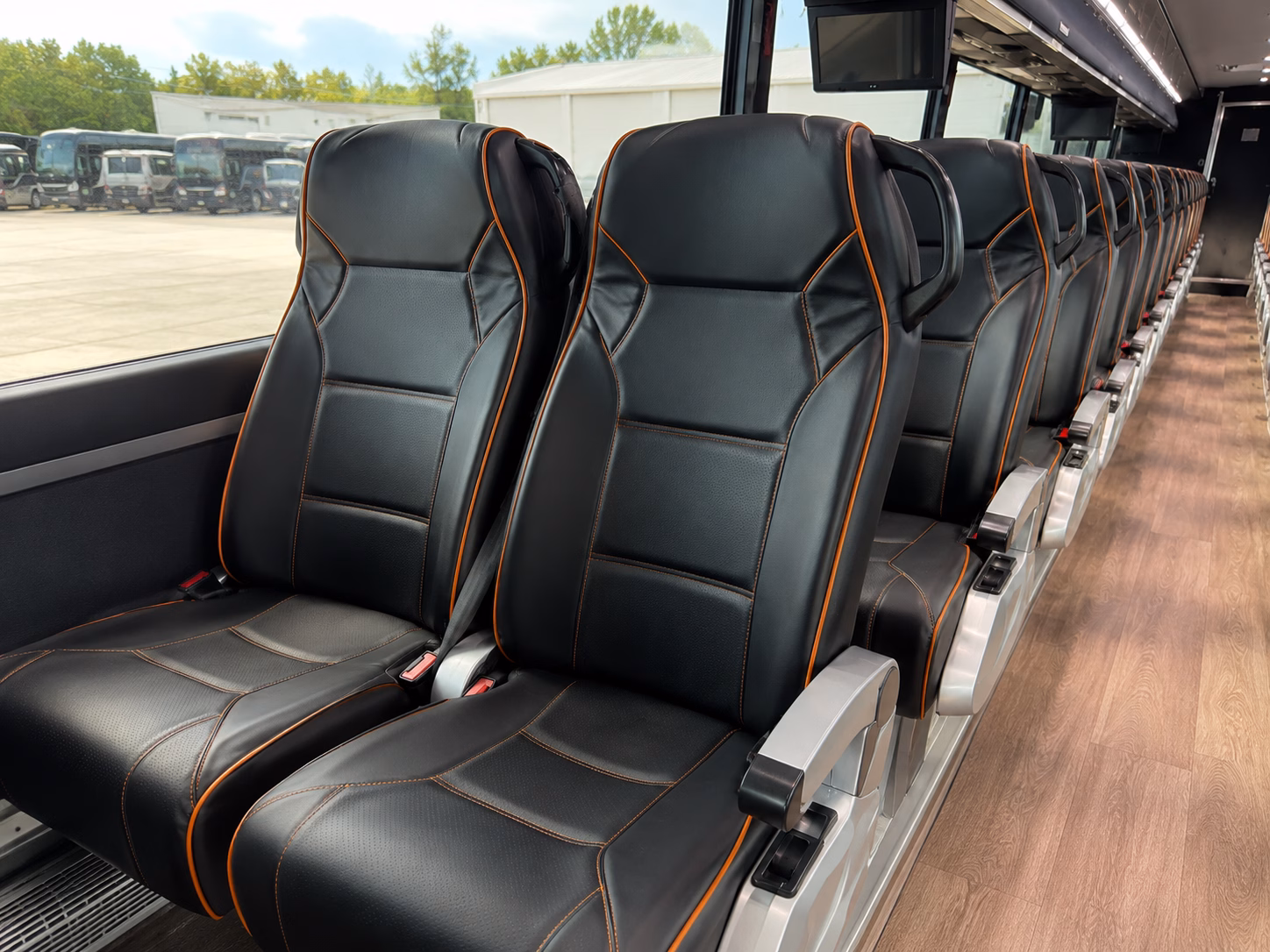 eugene airport shuttle bus rentals for private groups